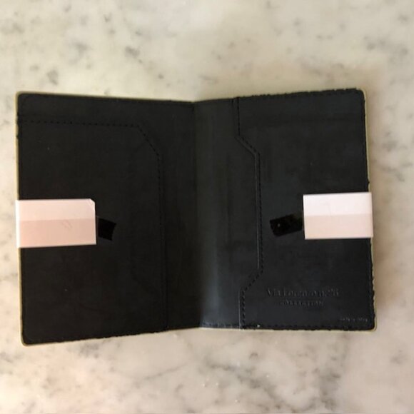 VIA LORENZO n.26 COLLECTION  Passport Case Gold Metallic - Picture 5 of 11